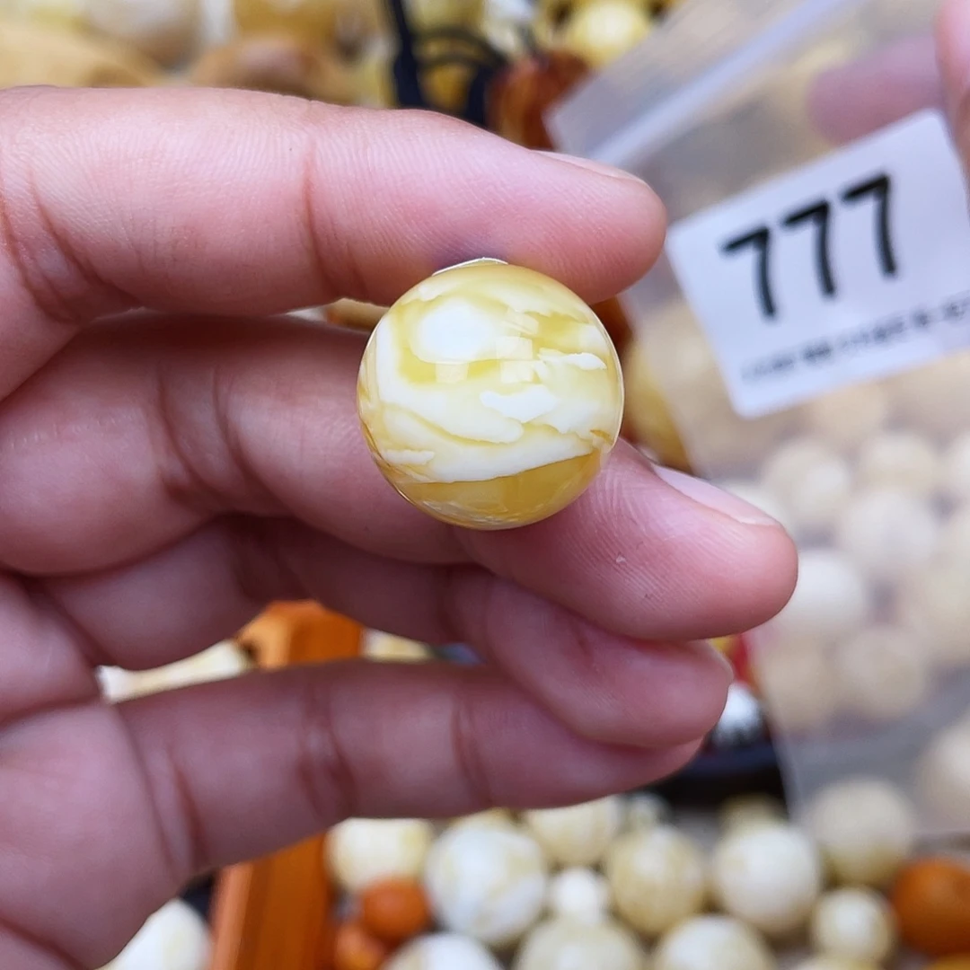 蜜蜡未镶嵌珠宝奇石19.4沁色