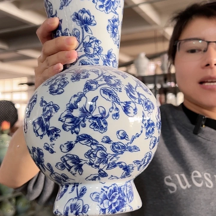 景德镇陶瓷花瓶工厂