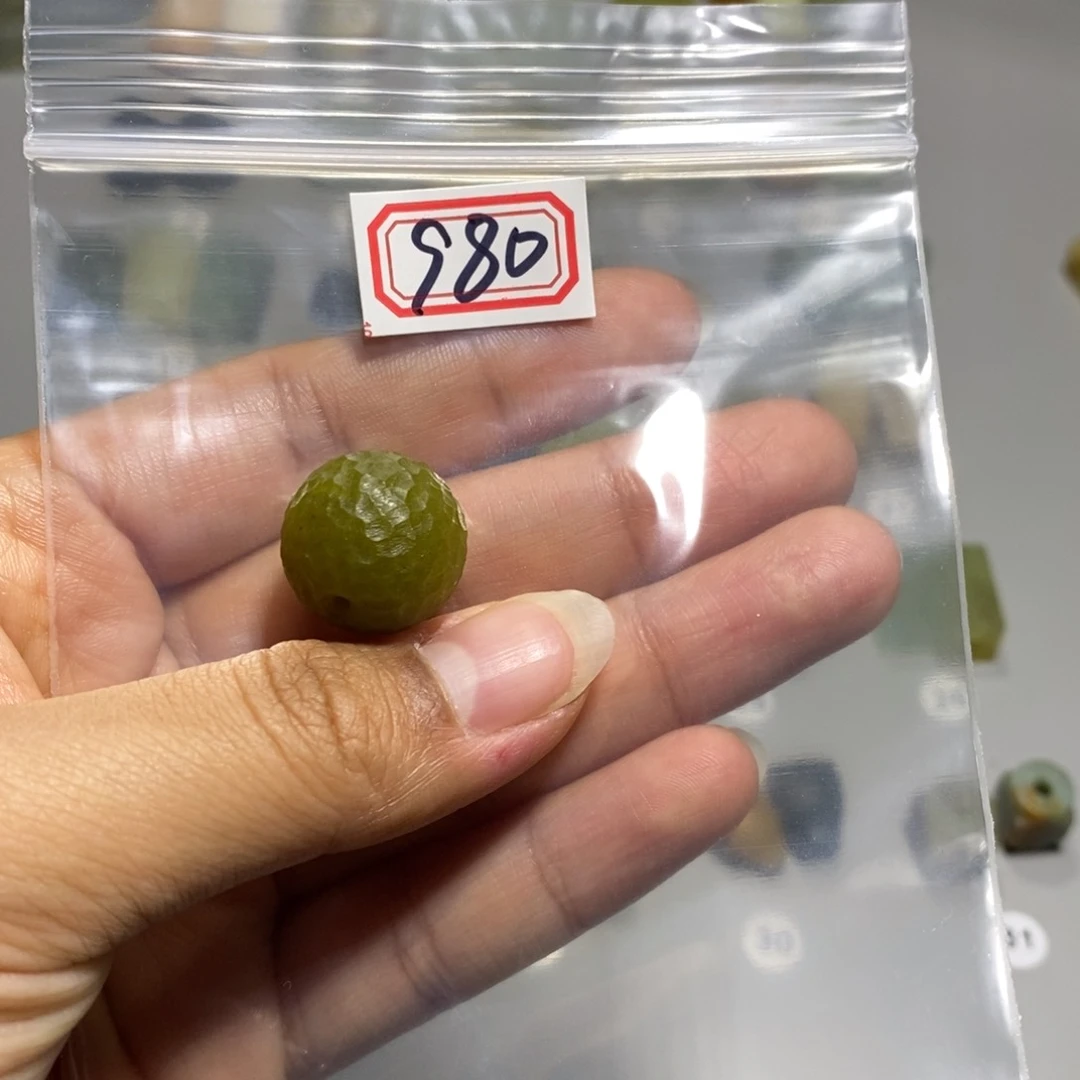 蛇纹石玉颈饰未镶嵌苏****室