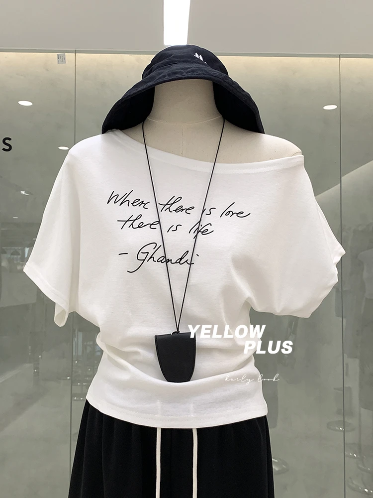 美式短袖t恤女夏季新款字母印花设计感斜肩辣妹修身显瘦露肩上衣