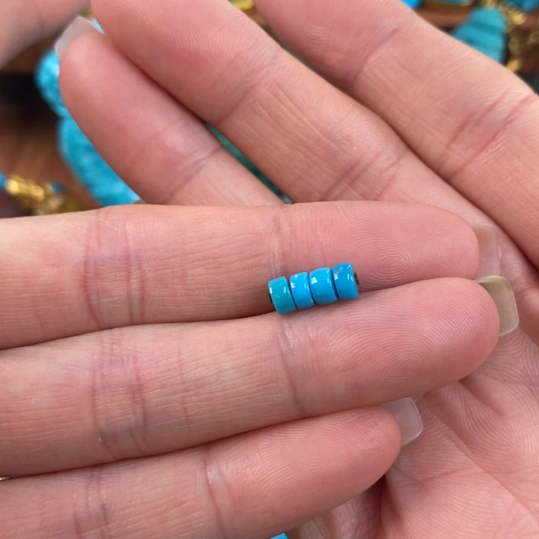 绿松石未镶嵌。直切