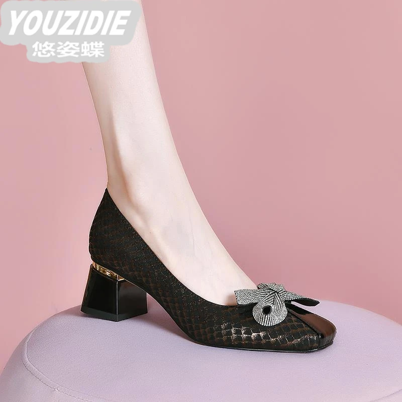 真皮水钻蝴蝶结浅口单鞋女粗跟2025春秋季新款中跟方头一脚蹬女鞋