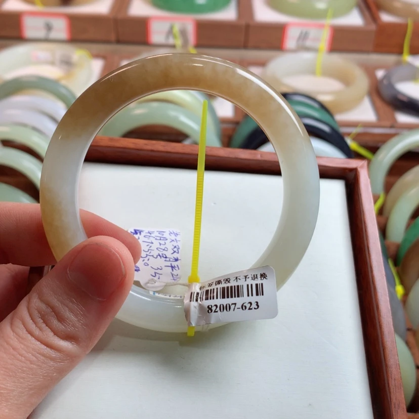 【闪购商品】和田玉手镯未镶嵌55.6