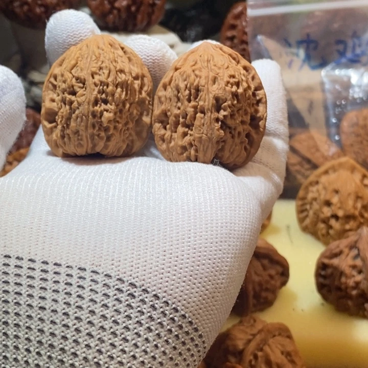 .***Z核桃南疆文玩核桃36