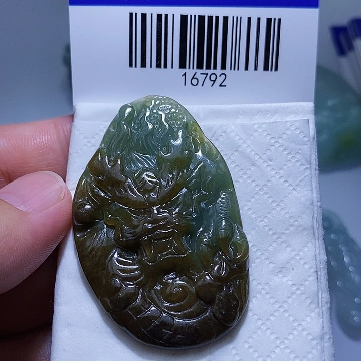 颈饰未镶嵌翡翠天光墟翡翠市场现金代购
