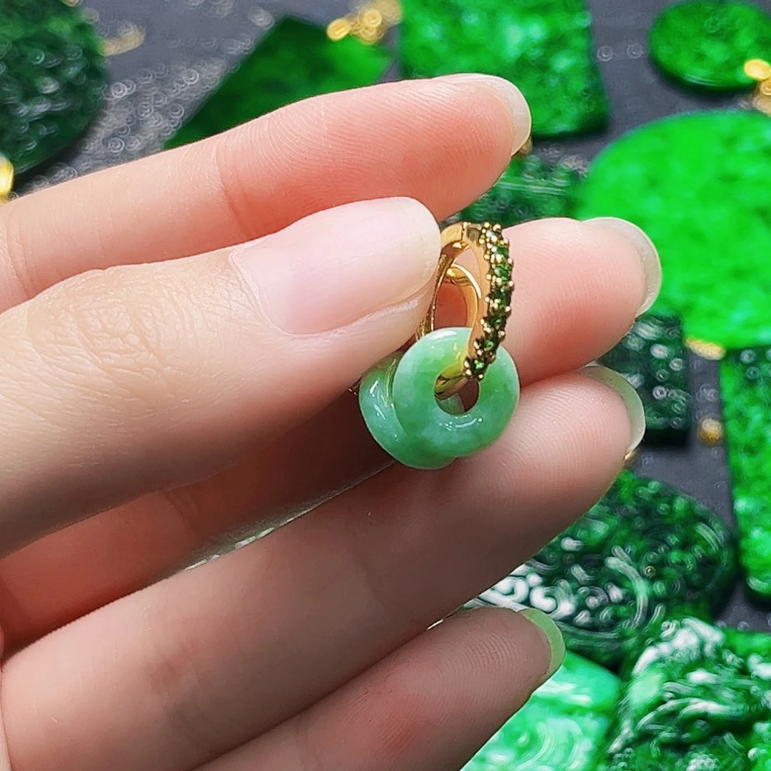 颈饰未镶嵌翡翠多样性