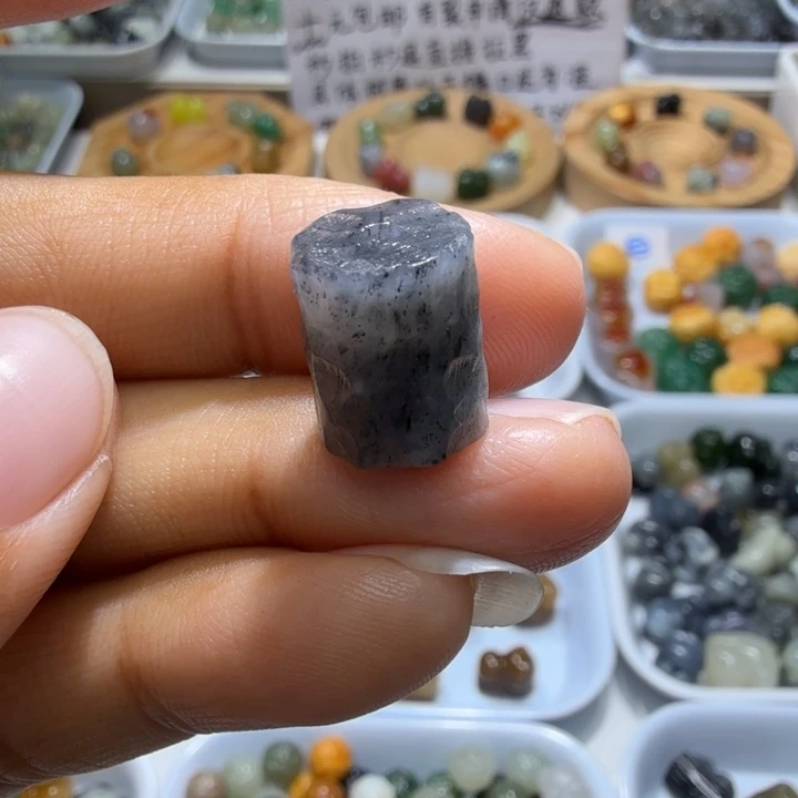 和田玉未镶嵌珠宝奇石