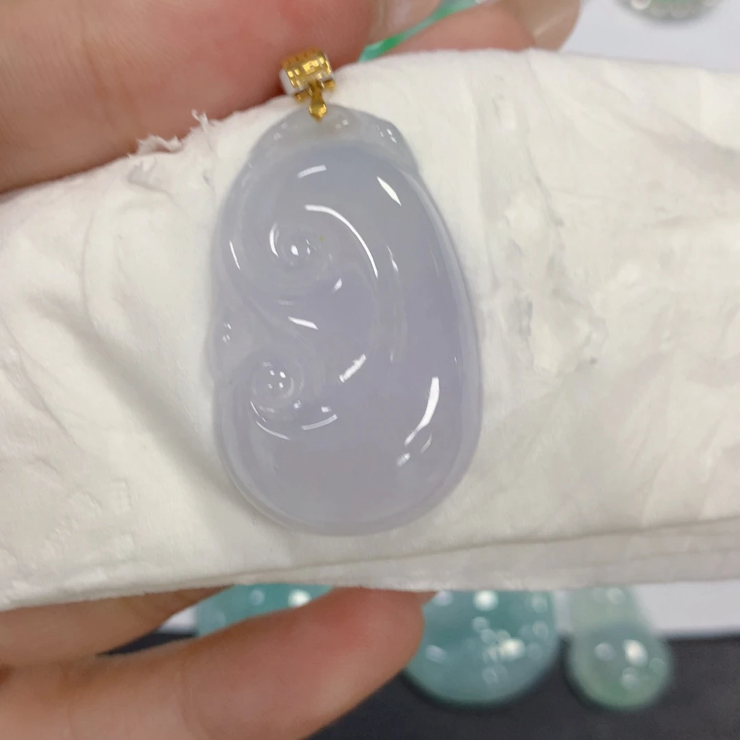 颈饰18K金镶嵌翡翠