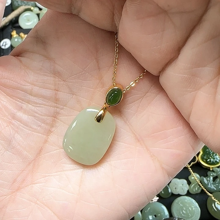 和田玉银S925镶嵌吊坠(赠链)