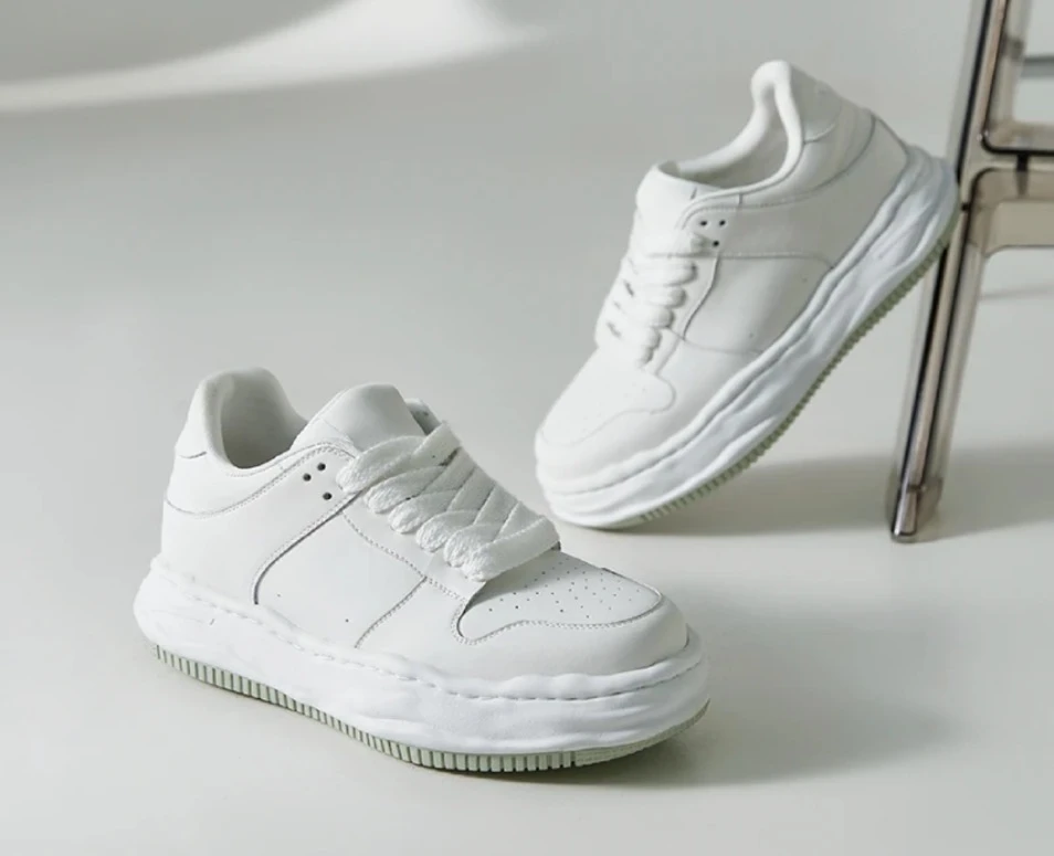 （轻奢名品）25SS新款时尚情侣款休闲鞋小白鞋专柜直发