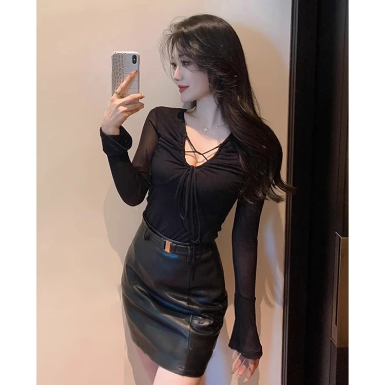 翰代维辣妹镂空V领长袖T恤女修身显瘦御姐性感风系带气质百搭上衣