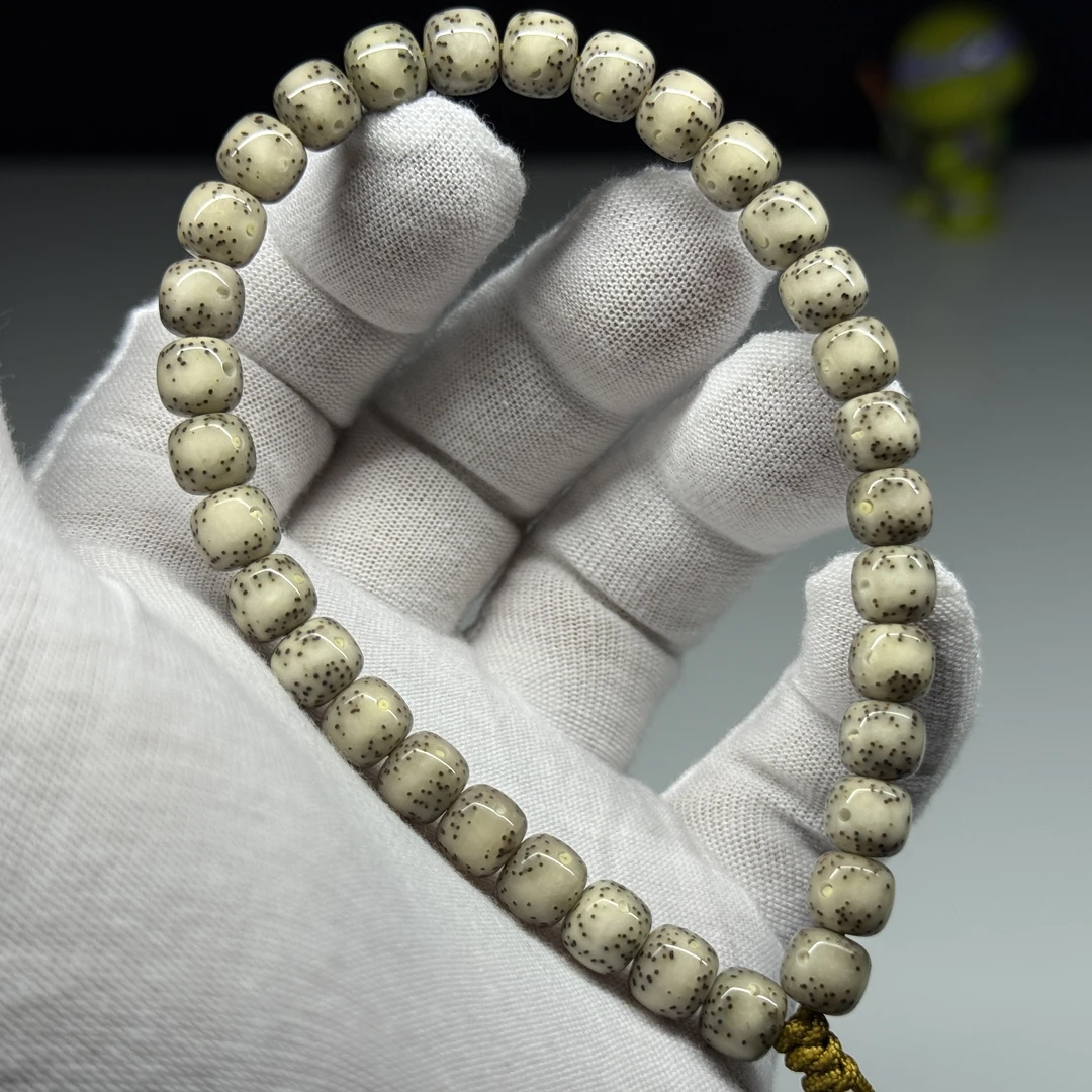 星月菩提手持 8X7 正月一线留白 老型桶珠 同枝石玉润料 33粒