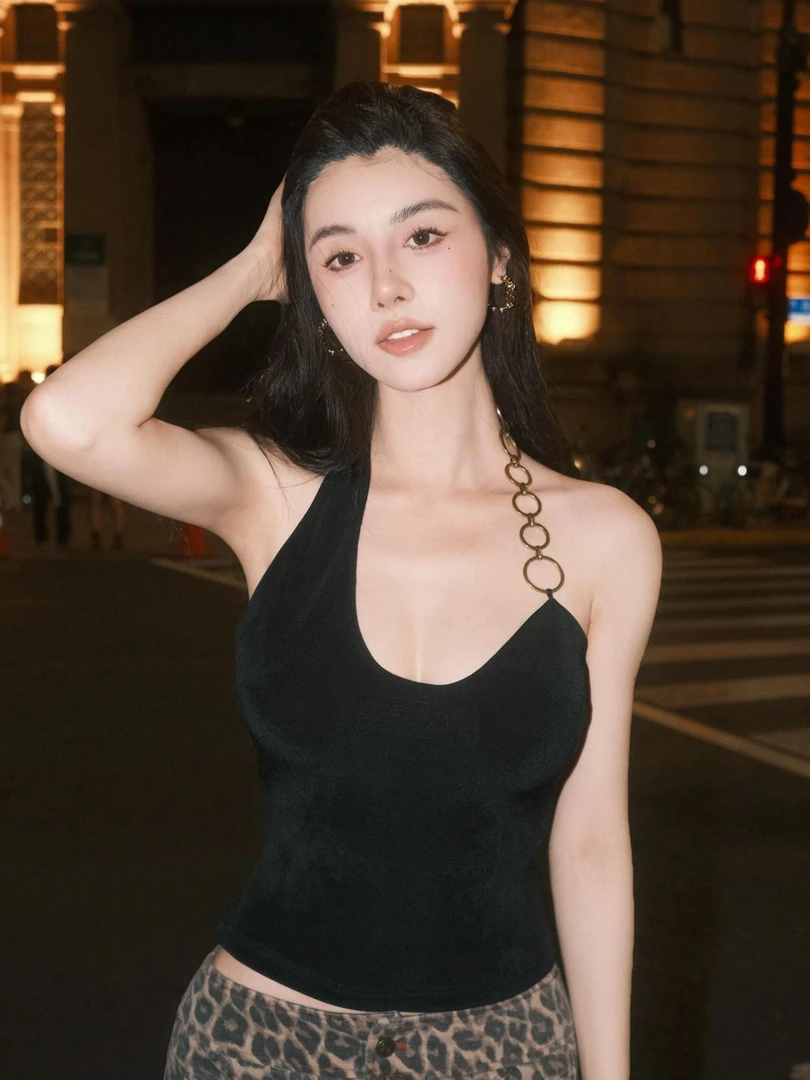 纯欲风性感高级金属环挂脖吊带背心女夏黑色辣妹露背修身内搭上衣