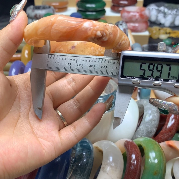 未镶嵌手镯石英质玉