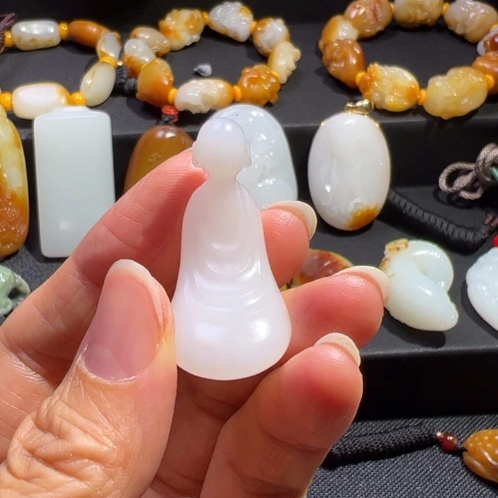 未镶嵌和田玉（白玉）挂件
