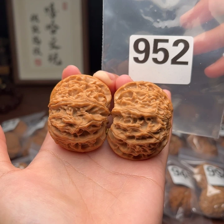 文玩核桃吊坠刘**来苹果园44