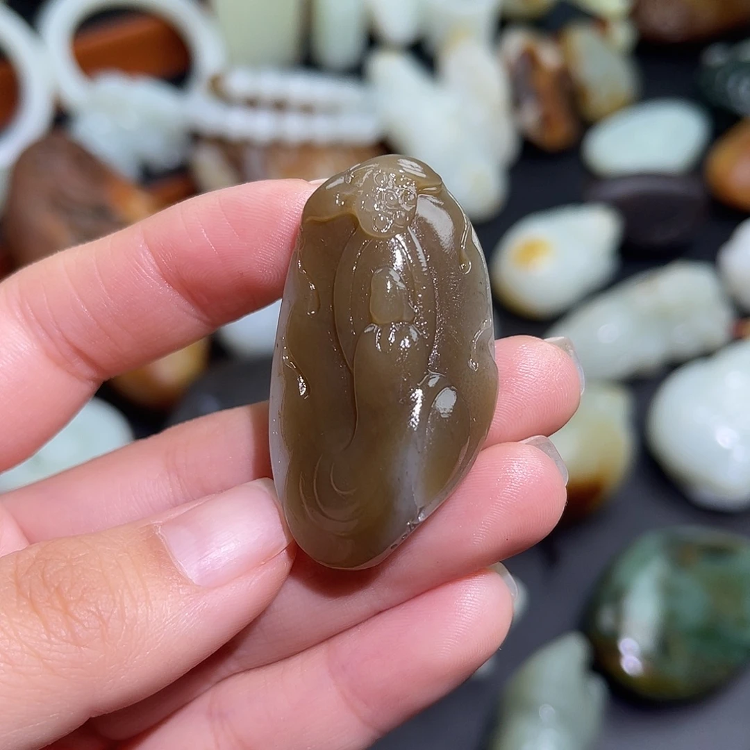 和田玉未镶嵌颈饰