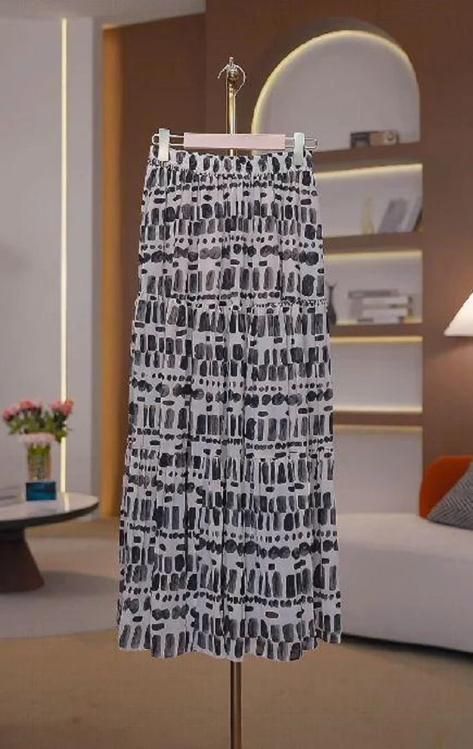 826 夏日风情2025夏季新款气质显瘦小众半身裙Y1318