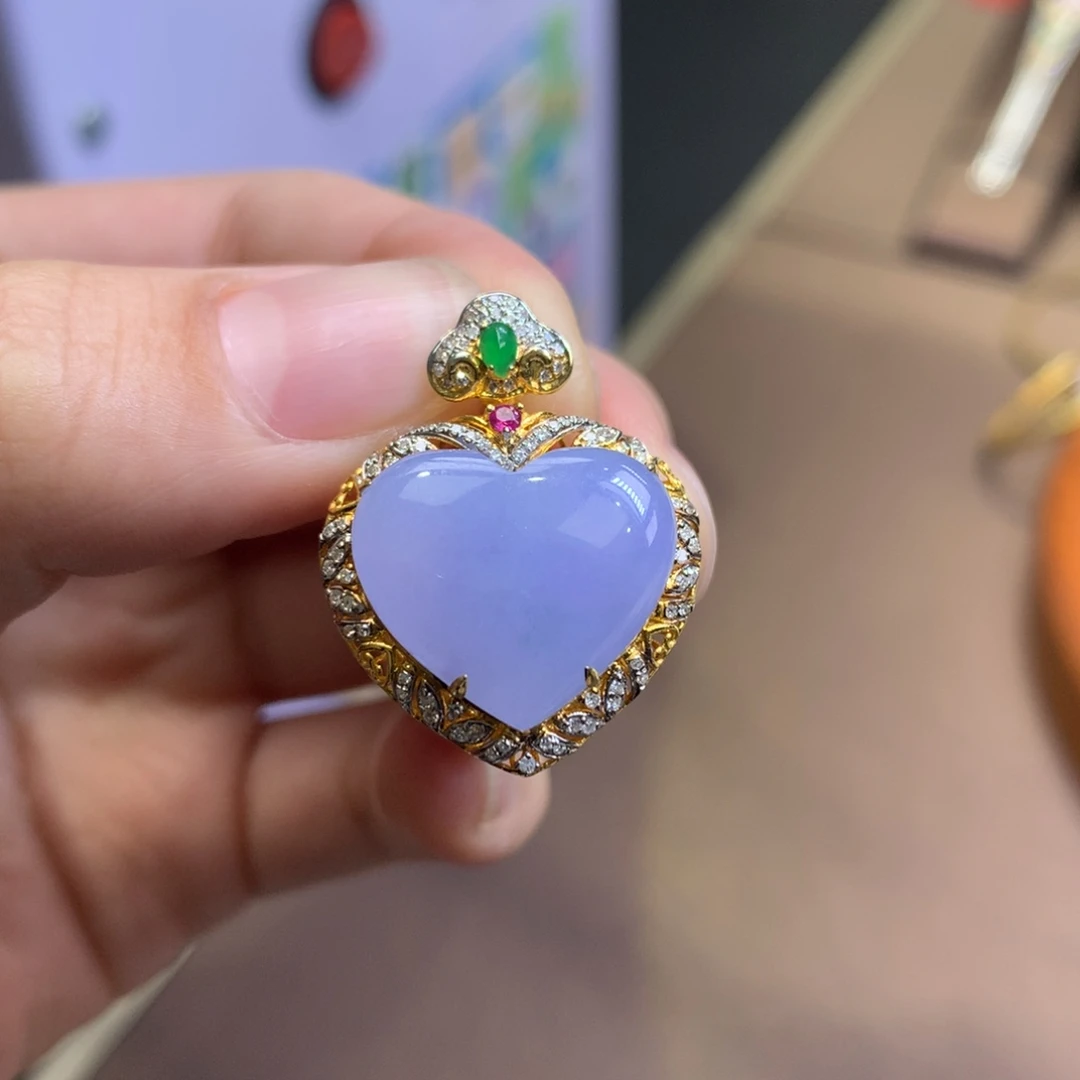 翡翠18K金镶嵌颈饰翡翠