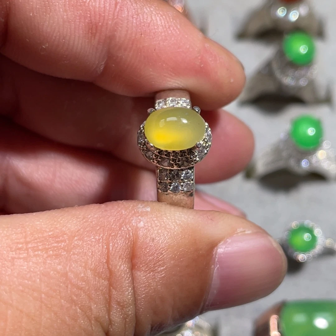 翡翠裸石冰黄翡蛋面铜托