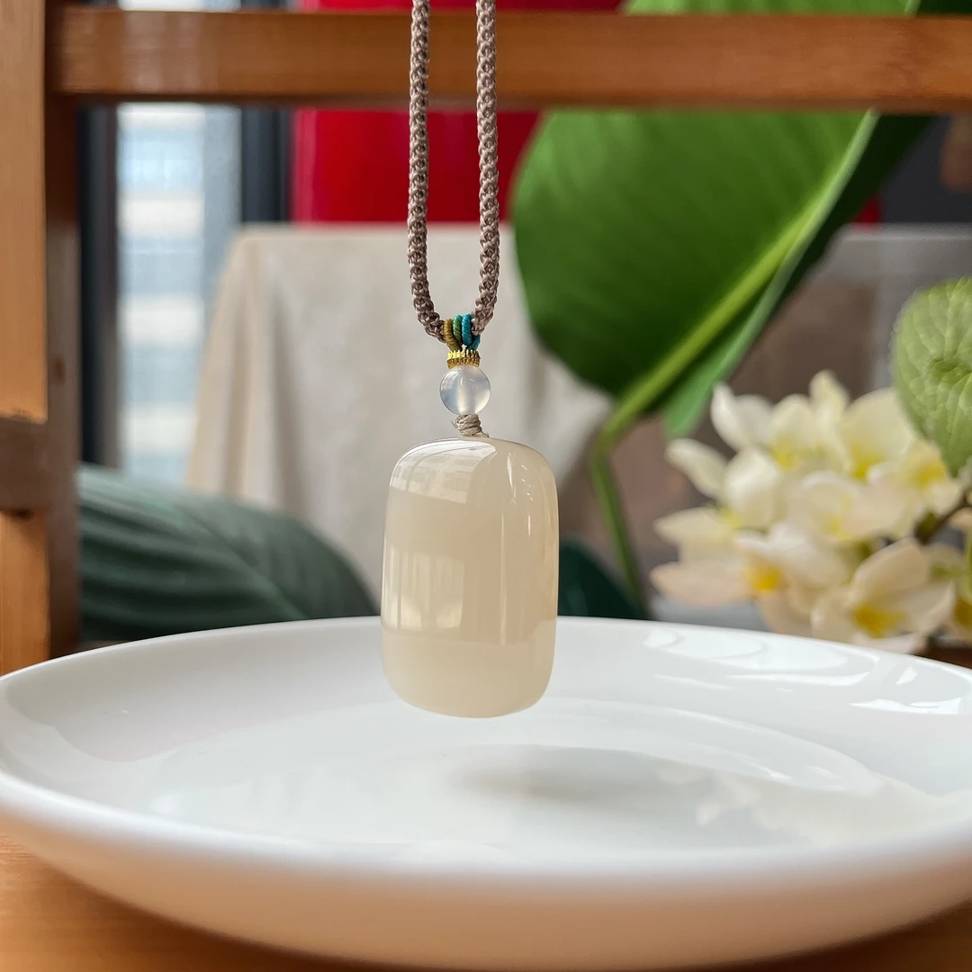 【郭老师】约32*21*10mm和田玉藕粉平安无事牌吊坠