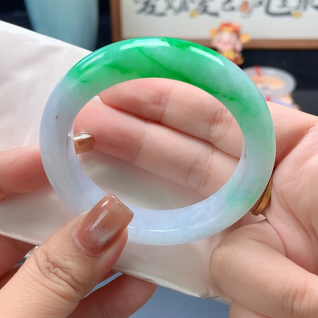 翡翠未镶嵌手镯65号