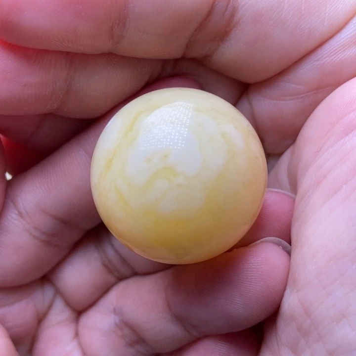 未镶嵌琥珀裸石蜜蜡80