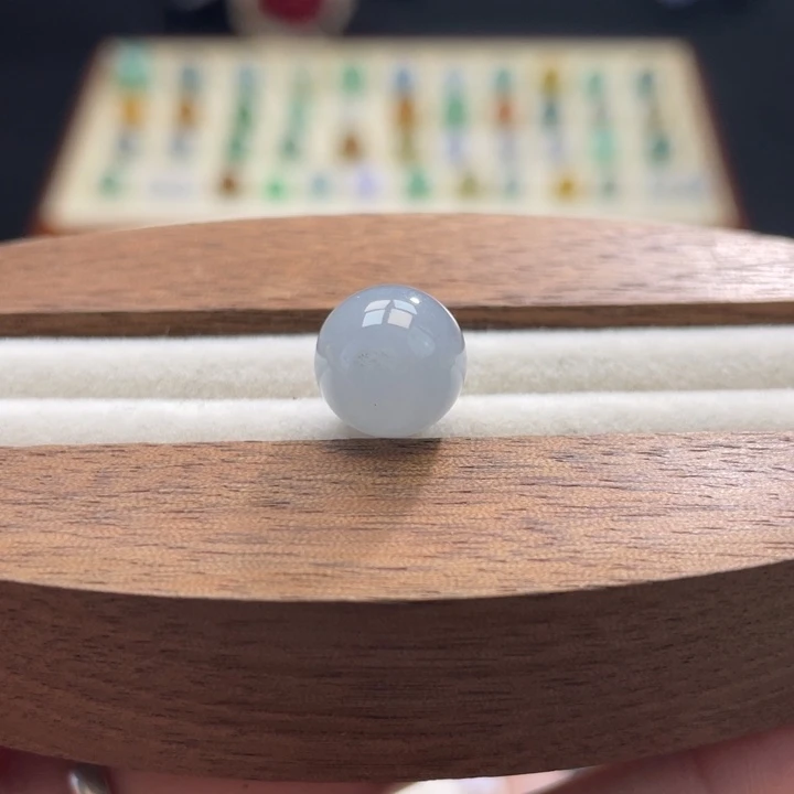 散珠翡翠蓝紫底圆珠卡10.2mm