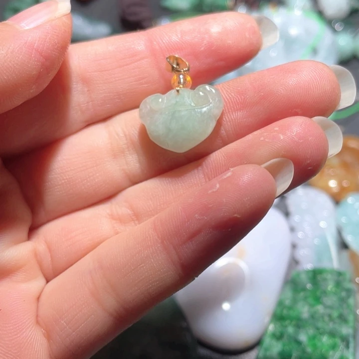 【闪购商品】翡翠颈饰未镶嵌一****8天然翡翠