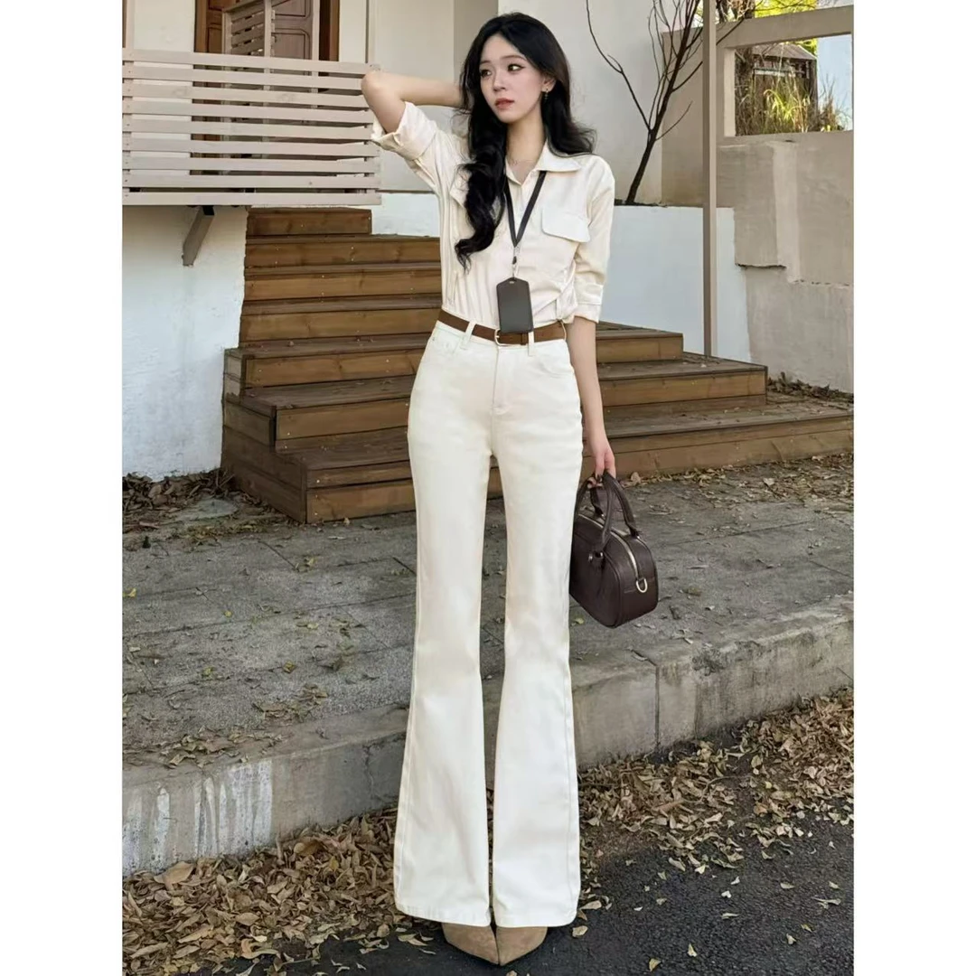 燕麦色高腰微喇叭牛仔裤女秋季2025年新款修身显瘦弹力直筒马蹄裤