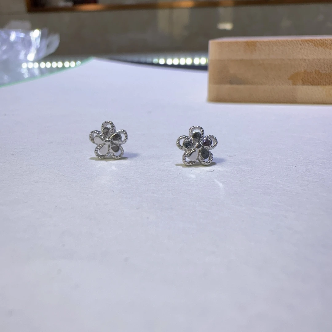 925银耳饰 胖女麻女 S925银耳钉