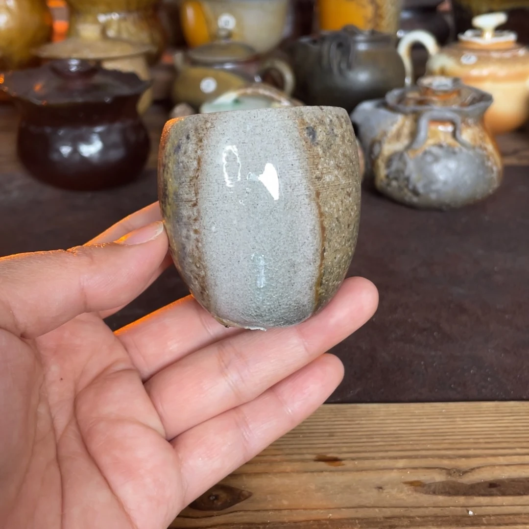 蛋蛋杯。   陶泥。   柴烧。