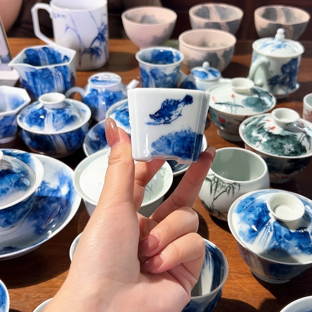青花手绘主人杯陶瓷