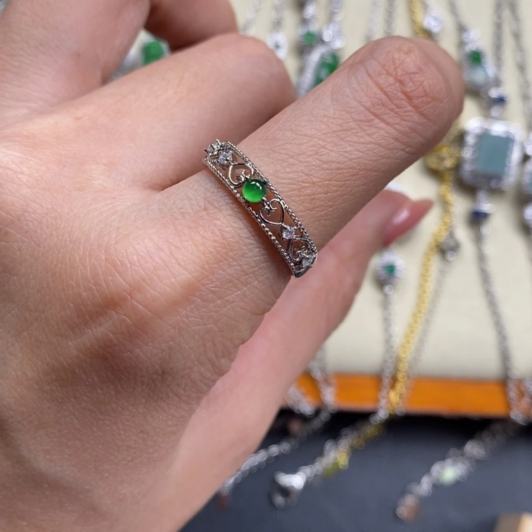 翡翠颈饰未镶嵌翡翠