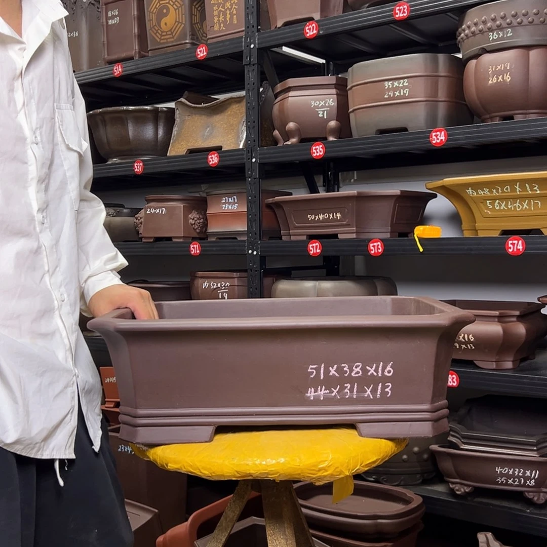 紫砂花盆呜呜呜呜