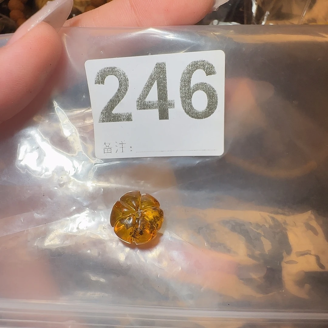 琥珀未镶嵌裸石112