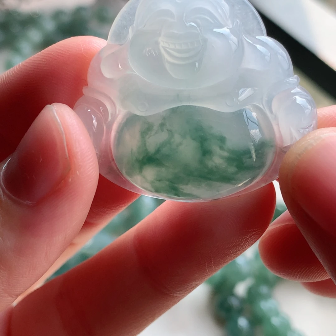 荣***荣颈饰未镶嵌翡翠翡翠