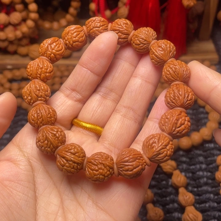 木质类龙纹桃枭挂件