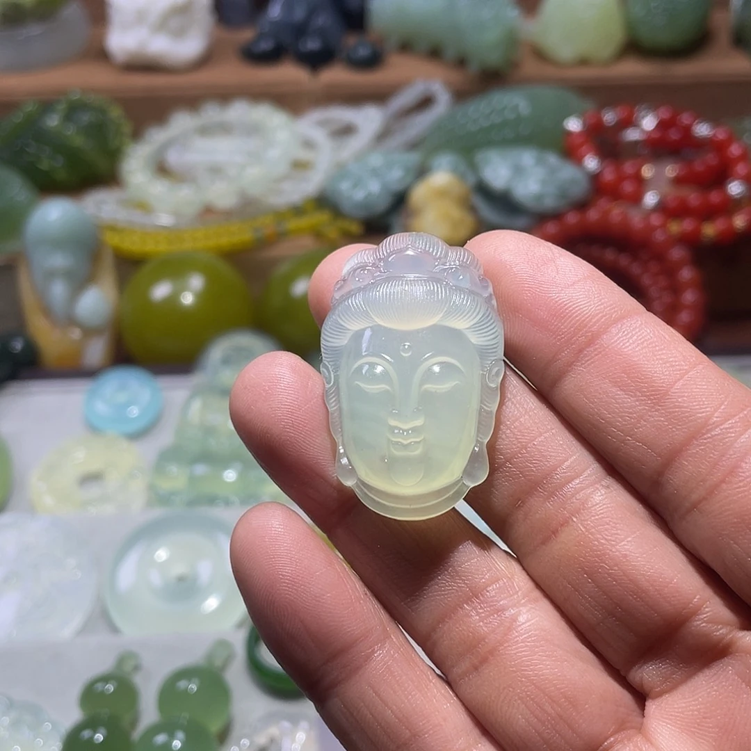 蛇纹石玉未镶嵌颈饰