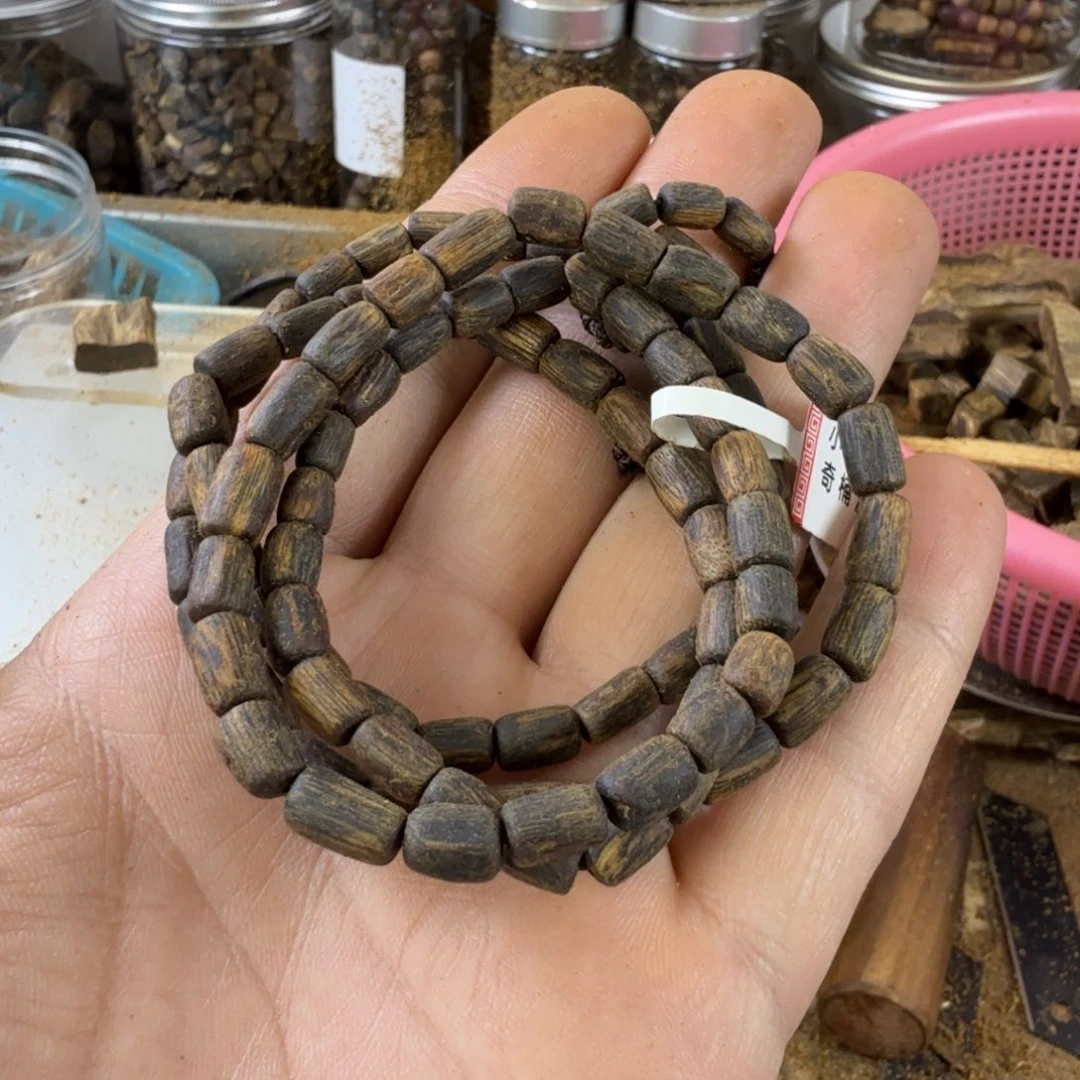 沉香碎屑沉香沉水级乌身圆叶品种随型多圈16.6克