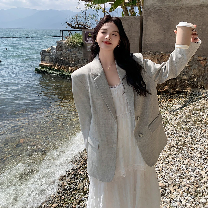 浅灰色西装外套女2025春秋新款赫本风高级感复古气质时尚西服上衣