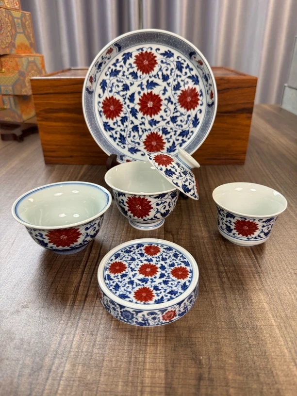 景德镇釉里红缠枝莲五件套