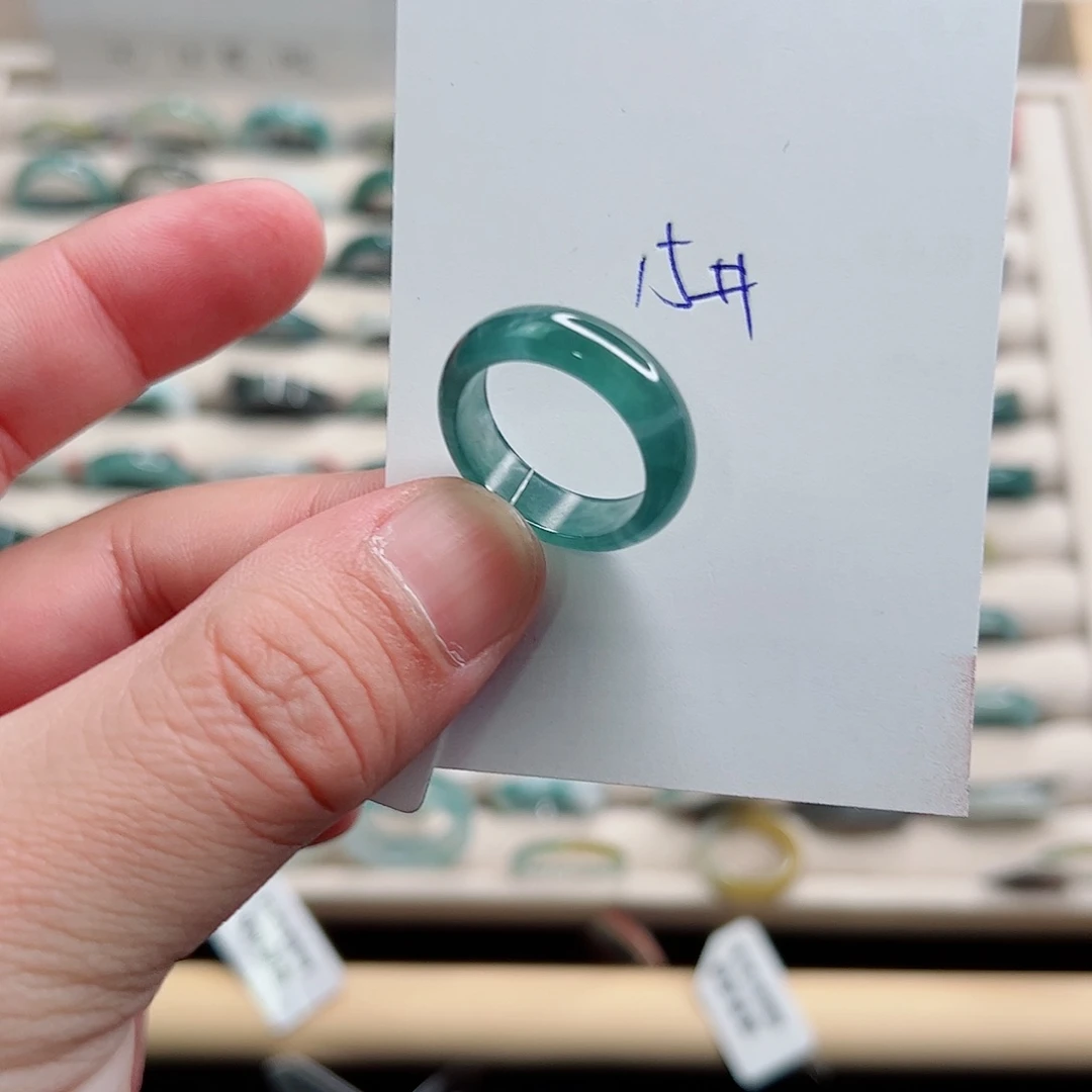 翡翠未镶嵌戒指翡翠