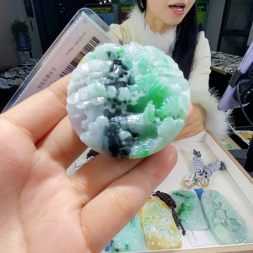 颈饰未镶嵌翡翠一