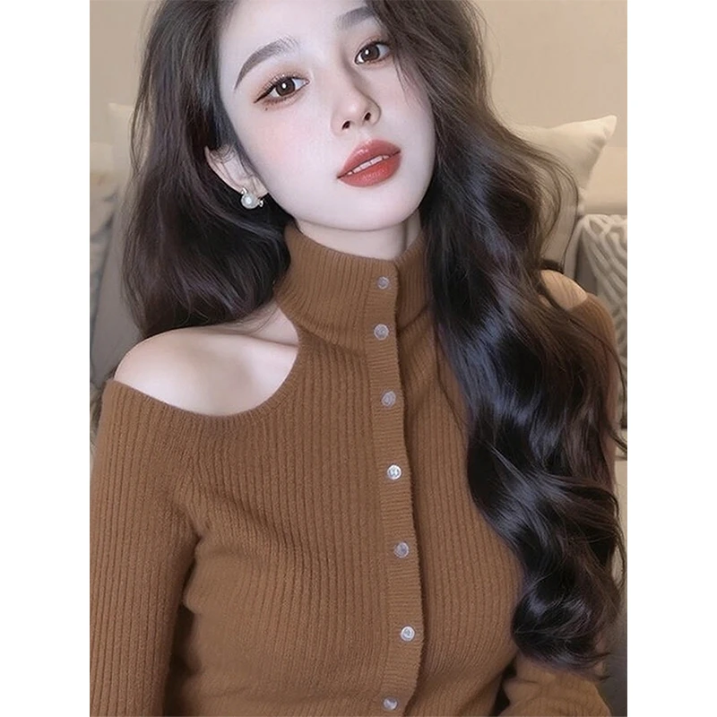 秋冬甜辣妹镂空露肩咖色针织衫女毛衣设计感小众显瘦绝美长袖上衣