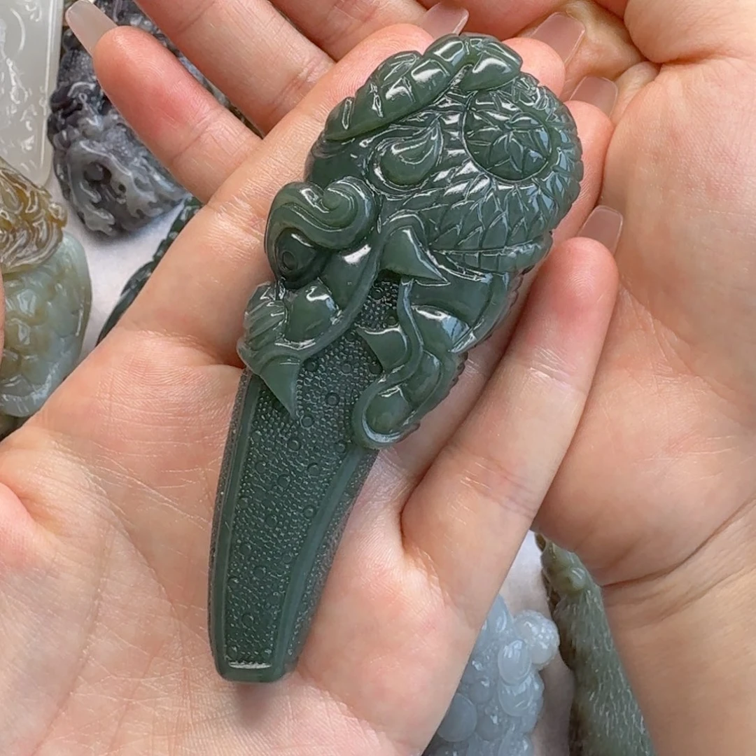 颈饰未镶嵌和田玉