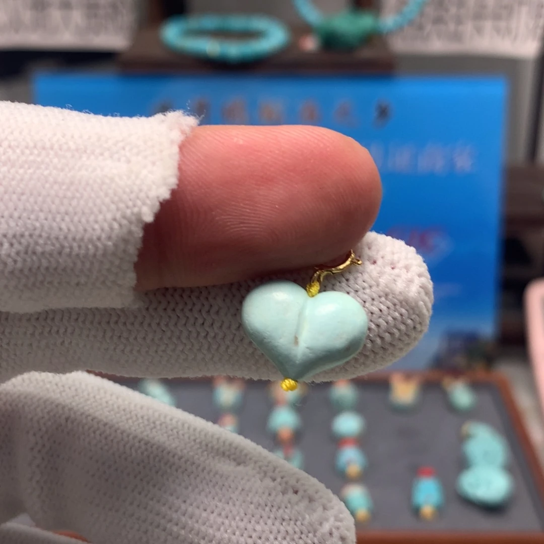 绿松石未镶嵌挂件