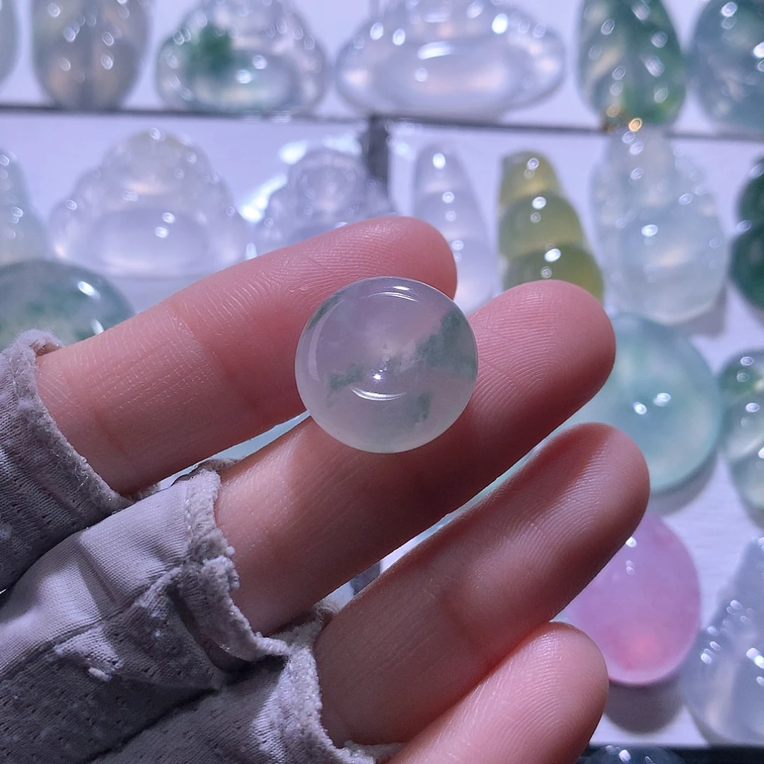 翡翠未镶嵌颈饰扣