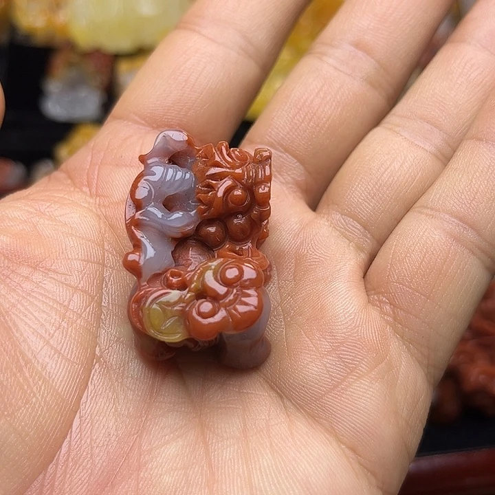 石英质玉（黄龙玉）颈饰未镶嵌