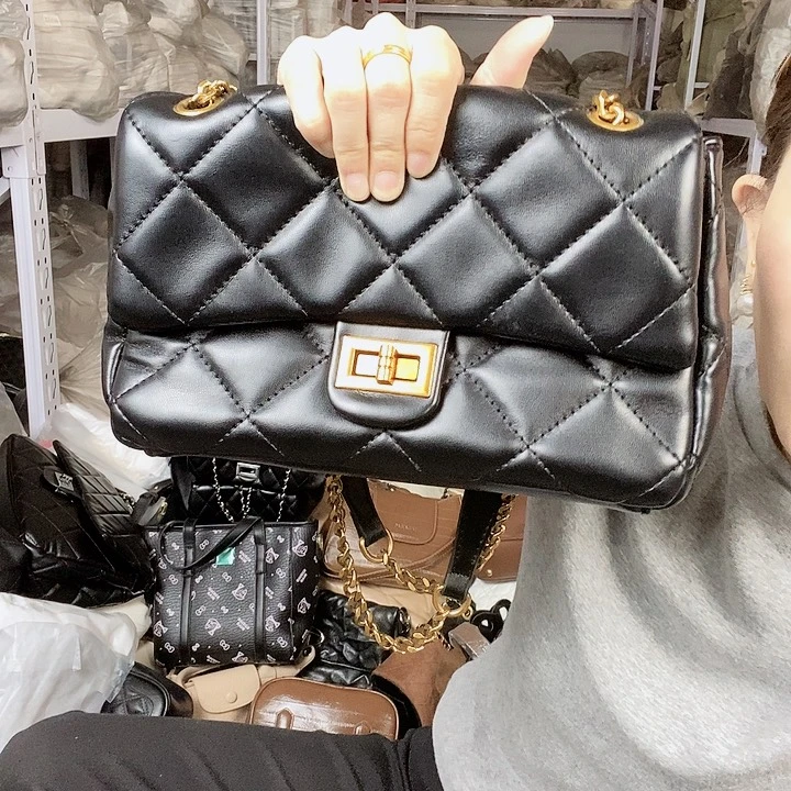 蚕丝小牛剖层皮革PU